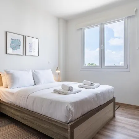Stylish 2br Near & Center Apartment Larnaca